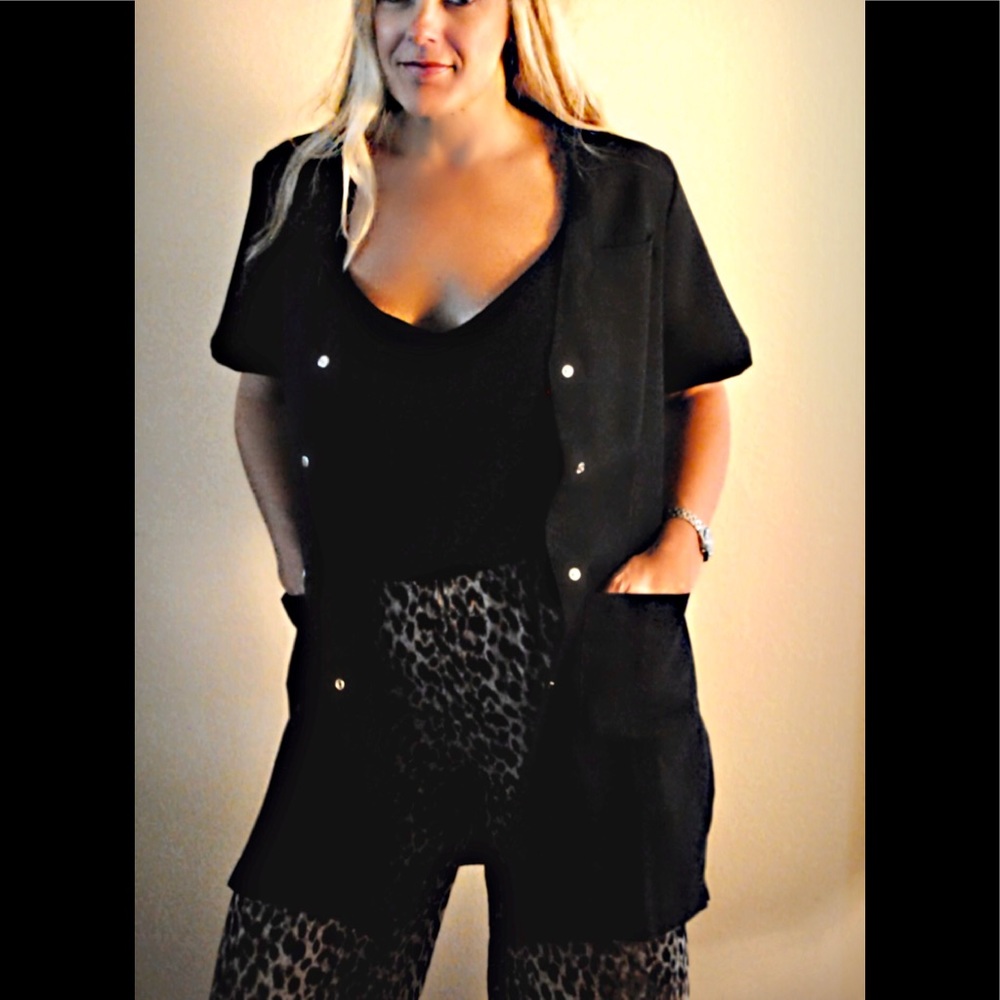 Short sleeve black smock